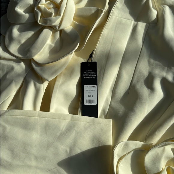 NEW Women’s Fashion Nova Blazers - Picture 4 of 11